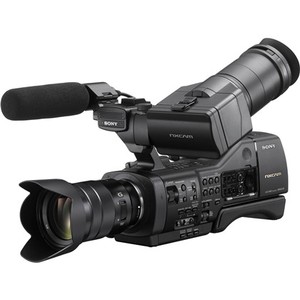 Sony NEX-EA50M NXCAM with 18-105mm f/4 Servo Zoom G Lens