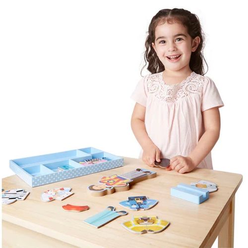 סט הלבשה מגנטי מעץ ג'וליה מבית מליסה ודאג Melissa and Doug
