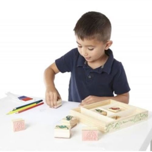 ערכת חותמות עץ דינוזאורים מבית מליסה ודאג Melissa and Doug