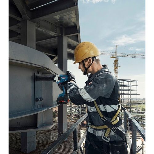 מפתח רטיטה GDS 18V-1000 כולל 2 סוללות 4.0AH ומטען BOSCH