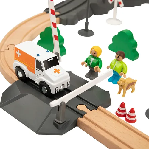 סט רכבת ענק מעץ עם עמדת כיבוי אש 