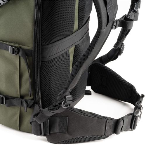 מזוודה טרולי Think Tank Photo DarkLight Backpack 20L