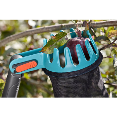 מקטפת פירות GARDENA 3115 Combisystem עם מנגנון איסוף מתקדם לקטיף נוח ויעיל בגבהים שונים