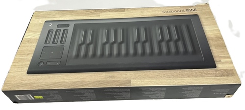 ****נמכר****מקלדת שליטה מהתצוגה Roli Seaboard Rise 25