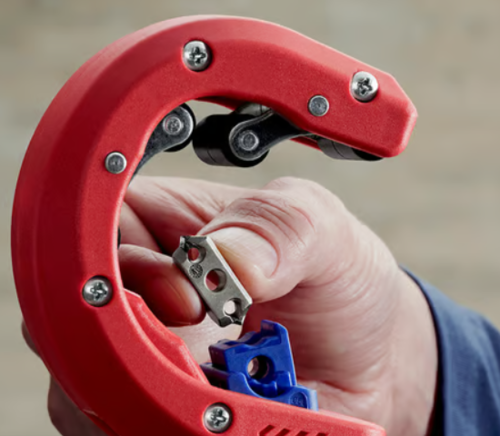חותך צינורות פלסטיק אוטומטי KNIPEX DP50 דגם 902301BK