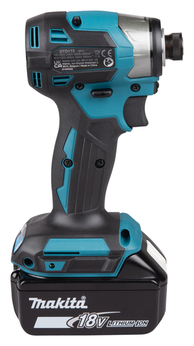 מברגת אימפקט MAKITA DTD173 בצבע כחול-שחור, מציגה עיצוב קומפקטי עם ידית אחיזה ארגונומית ומערכת תאורת LED משולשת.