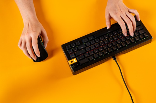 מקלדת מכנית חוטית Glorious GMMK 3 PRO HE 65% (Pre-Built)