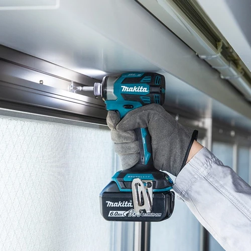 סט מברגת אימפקט 18V נטענת DTD173 + סוללת 4A + מטען מהיר - יבואן רשמי 