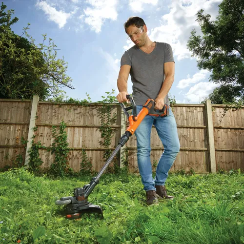 חרמש אלחוטי נטען 18V BLACK & DECKER STC1820PC-QW