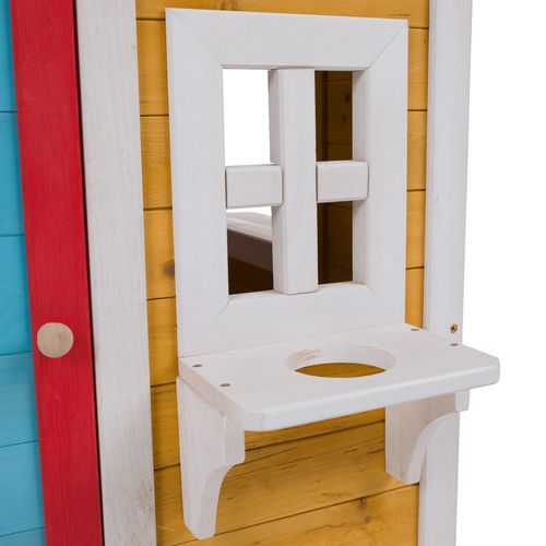 בית עץ לחצר או מרפסת עם דלת וחלונות