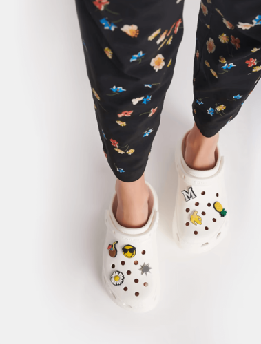 כפכפי פלטפורמה CLASSIC BAE CLOG של CROCS לנשים בצבע לבן | 35-42 | Crocs CLASSIC BAE CLOG platforms WHITE 206302