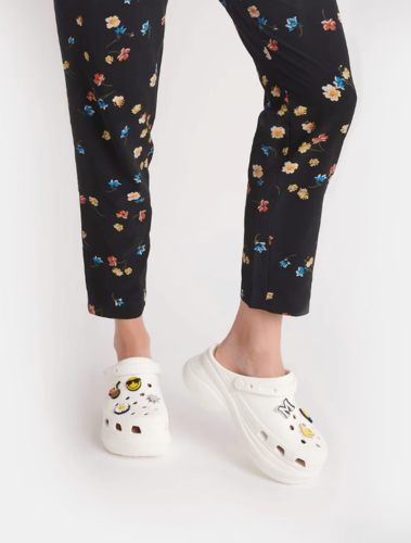 כפכפי פלטפורמה CLASSIC BAE CLOG של CROCS לנשים בצבע לבן | 35-42 | Crocs CLASSIC BAE CLOG platforms WHITE 206302
