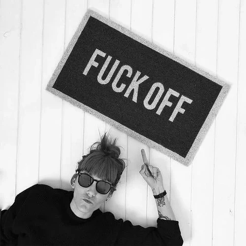 שטיח כניסה עם מסר חד Fuck Off