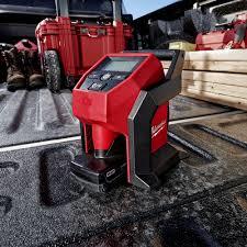 משאבת אוויר נטענת 12V MILWAUKEE M12BI