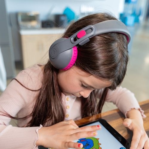 אוזניות קשת לילדים אלחוטיות JLab JBuddies Studio 2 ורוד