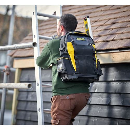 תיק גב STANLEY FATMAX מקצועי עם תא מחשב מוגן, מארגן כלים נשלף ובסיס אטום למים