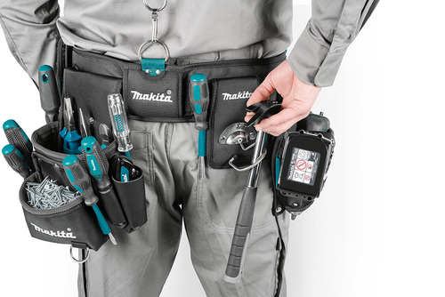שימוש בסט פאוצ'ים ענק על חגורת עור E-15235 MAKITA