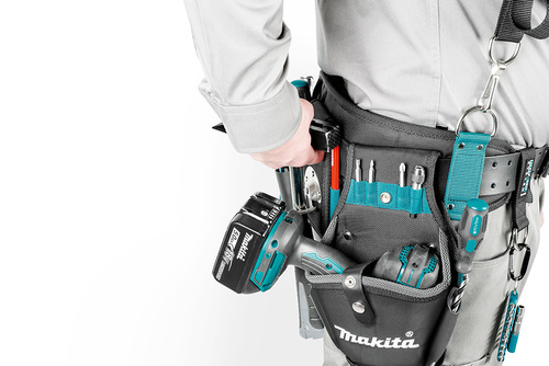 שימוש בסט פאוצ'ים ענק על חגורת עור E-15235 MAKITA