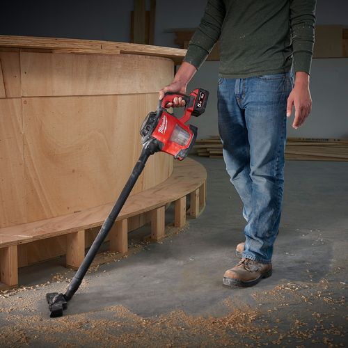 מבצע! גוף שואב אבק נטען Milwaukee M18CV 18V + סוללה 5AH