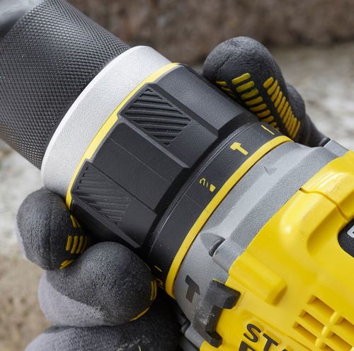 מברגה נטענת Stanley FATMAX V20 18V עם שתי סוללות 2Ah, מטען ומזוודה קשיחה לעבודה רציפה