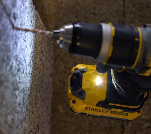 מברגה נטענת Stanley FATMAX V20 18V עם שתי סוללות 2Ah, מטען ומזוודה קשיחה לעבודה רציפה