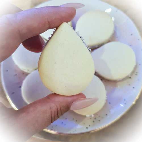 סט קורצנים לעוגית בצורת טיפה בשלושה גדלים