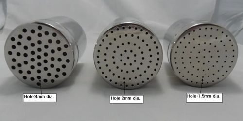 מלחייה נירוסטה חורים קטנים 9X7 ס