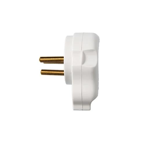 תקע ישראלי תלת פיני זוויתי לתיעול חוזר צבע לבן – עמידות ובטיחות מקסימלית 