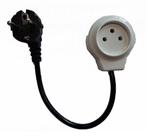מתאם חשמל מתקע גרמני (Schuko) לשקע ישראלי – פתרון מושלם לגנרטורים