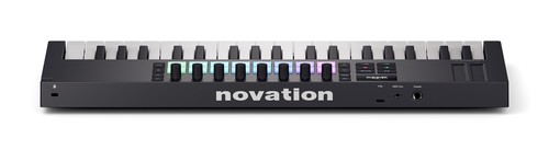 זוית נוספת Novation Launchkey Mini 37 MK4 MIDI keyboard controller 