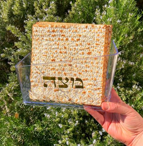 מתקן למצות לשולחן הסדר