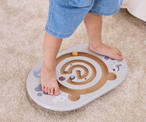 משחק איזון עם מבוך כדורים מעץ לפיתוח שיווי משקל וקואורדינציה