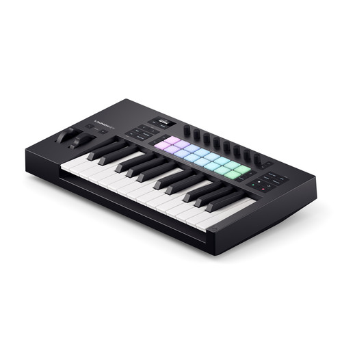 זוית נוספת Novation Launchkey 25 MK4 MIDI keyboard controller