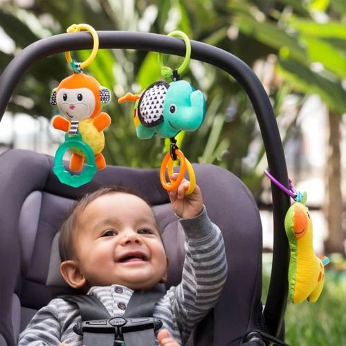 שלישיית בובות לתלייה