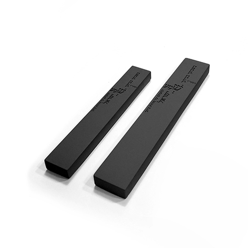 מזוזה | טיפוגרפיה שמע ישראל | קולקציית בטון | שחור