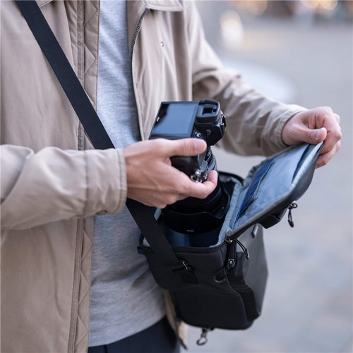 Think Tank Digital Holster 10 v3 small black