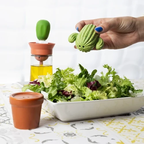 מלח פלפל בעיצוב עציץ קקטוס Cactus