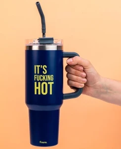 כוס תרמית ענקית עם קשית It’s Fucking Hot