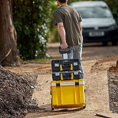 צידנית 28.4 ליטר טרולי מתחברת לארגזי STANLEY TSTAK PRO-STACK