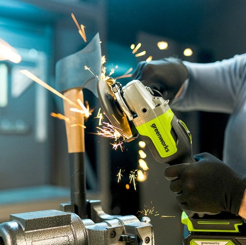 משחזת זווית GREENWORKS 24V Brushless דגם 99574/3.5 עם דיסק 