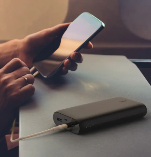 מטען נייד Belkin BoostCharge 20mAh שחור