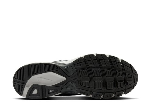 נעלי נייק  Nike Initiator | גברים