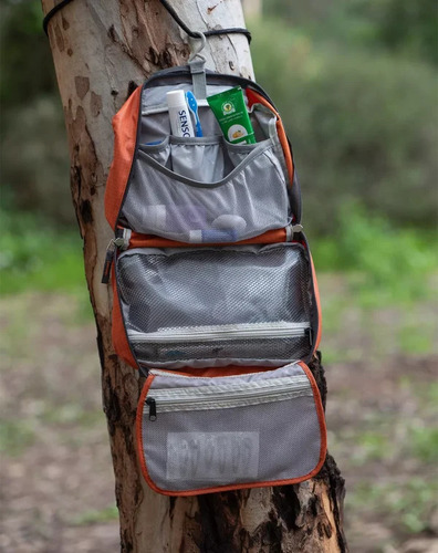 תיק רחצה Travel Tactic מבית Outdoor Revolution