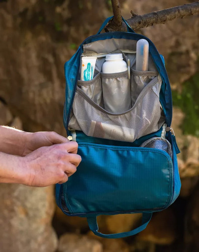 תיק רחצה Travel Tactic מבית Outdoor Revolution