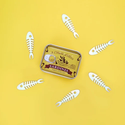 שישיית מזלגוני אירוח בקופסת פח סרדינים Sardines