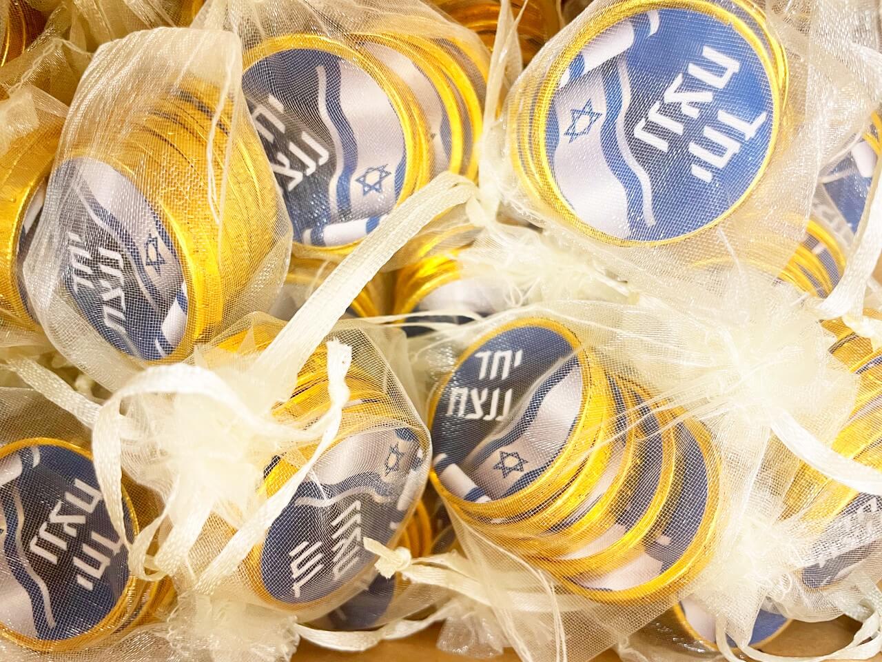 מטבעות שוקולד ממותגות באריזה אישית