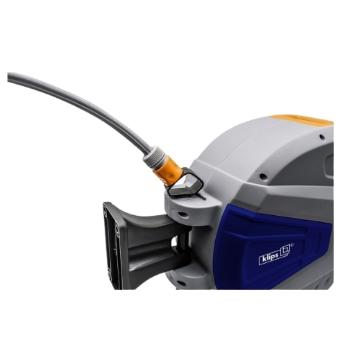 גלגלת השקייה אוטומטית Klips עם צינור 20 מטר, מנגנון חזרה מבוקרת, סטופר מתכוונן ותושבת קיר מסתובבת להשקייה קלה ויעילה בגינה ובמרפסת
