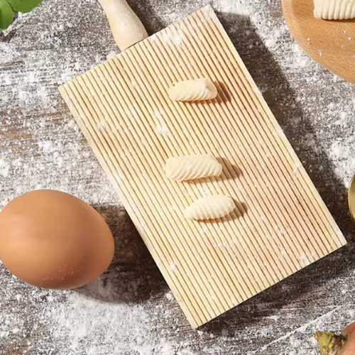 לוח מעץ להכנת ניוקי