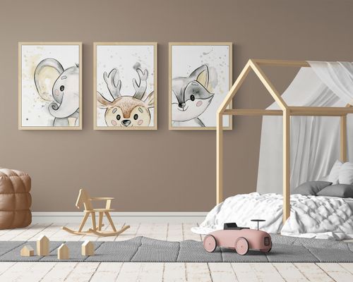 שלישיית תמונות מעוצבות לחדר תינוק / ילדים בגודל A4, מסגרת טבעי - חיות היער 