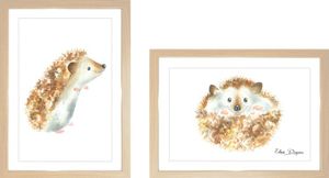 זוג תמונות מעוצבות לחדר תינוק / ילדים בגודל A4, מסגרת עץ בהיר - קיפודים